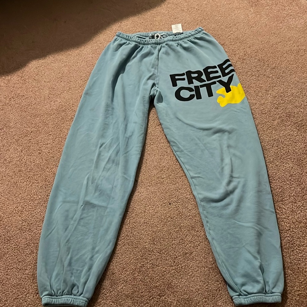 Free city joggers